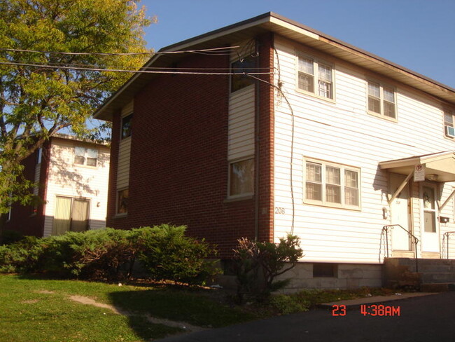 Building Photo - University Hill Townhouses