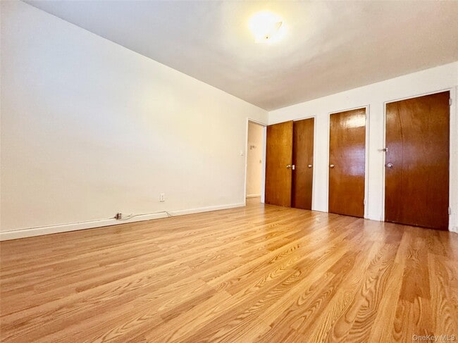 Foto del edificio - 25-40-40 77th St