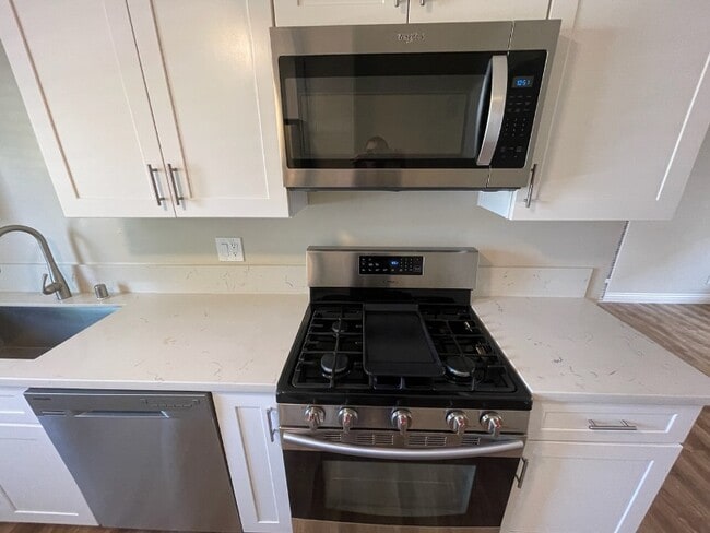 Building Photo - 1802 12th St