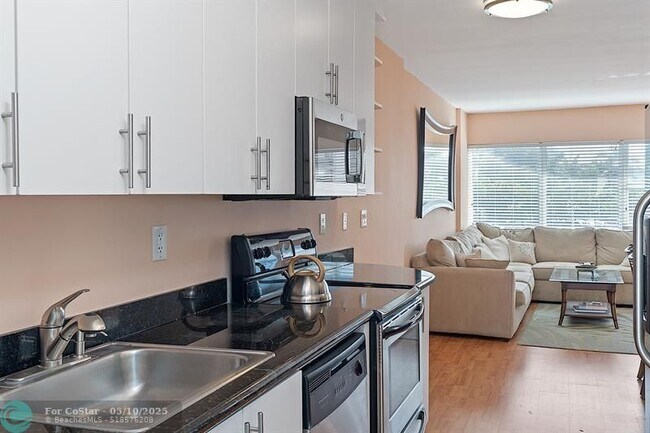 Foto del edificio - 3250 NE 28th St