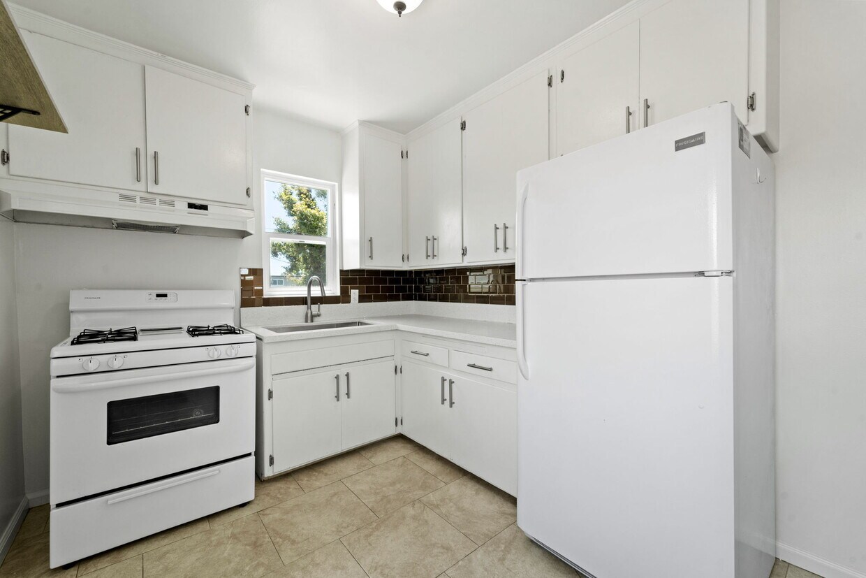 Foto principal - 3379 Herman Ave