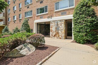 Building Photo - 412 Benedict Ave