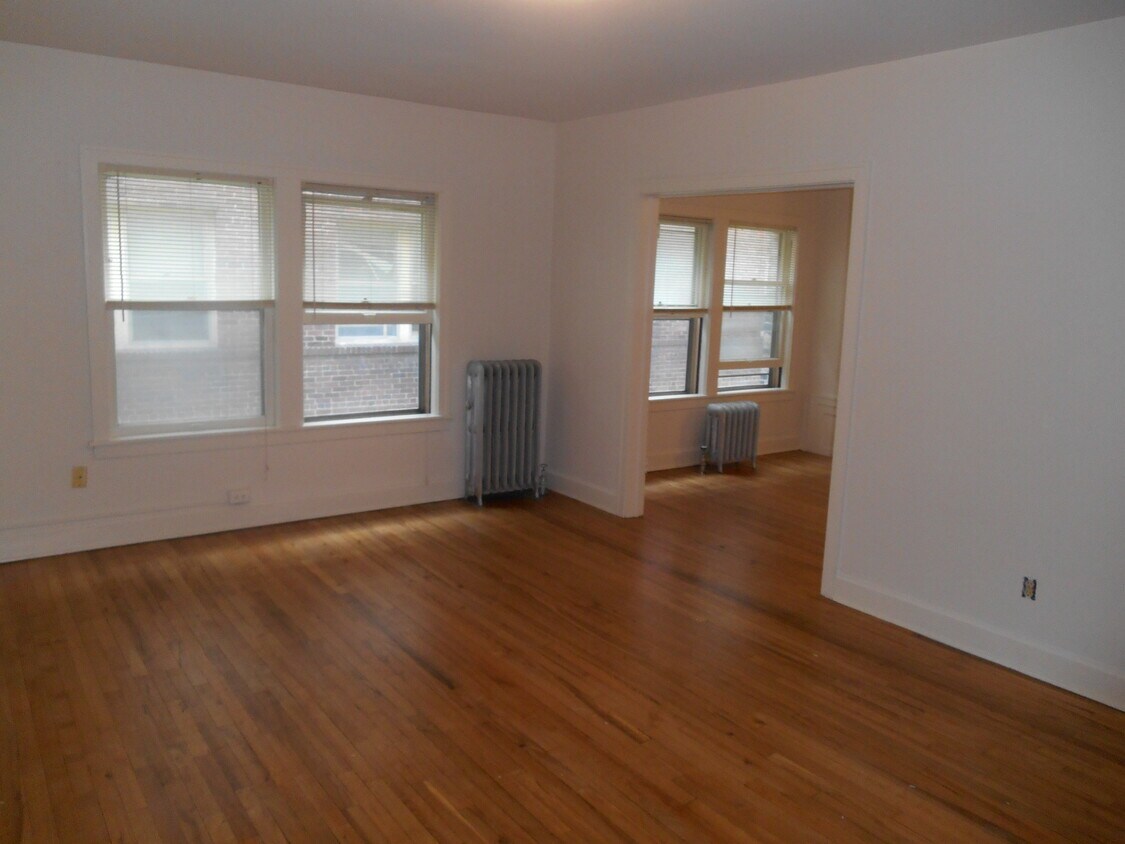 Primary Photo - 934 Grand Ave