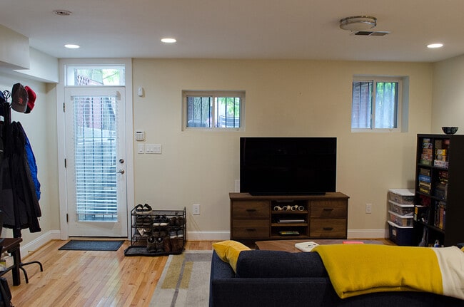 Foto del edificio - 3547 10th St NW