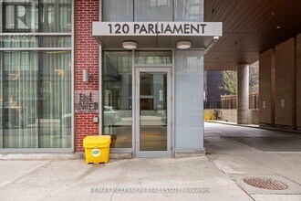 Building Photo - 120 Parliament St