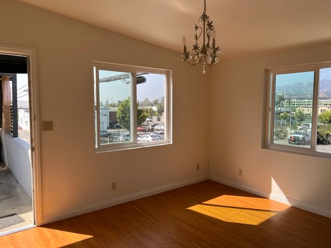 living room facing outside - 1013 Rosedale Ave
