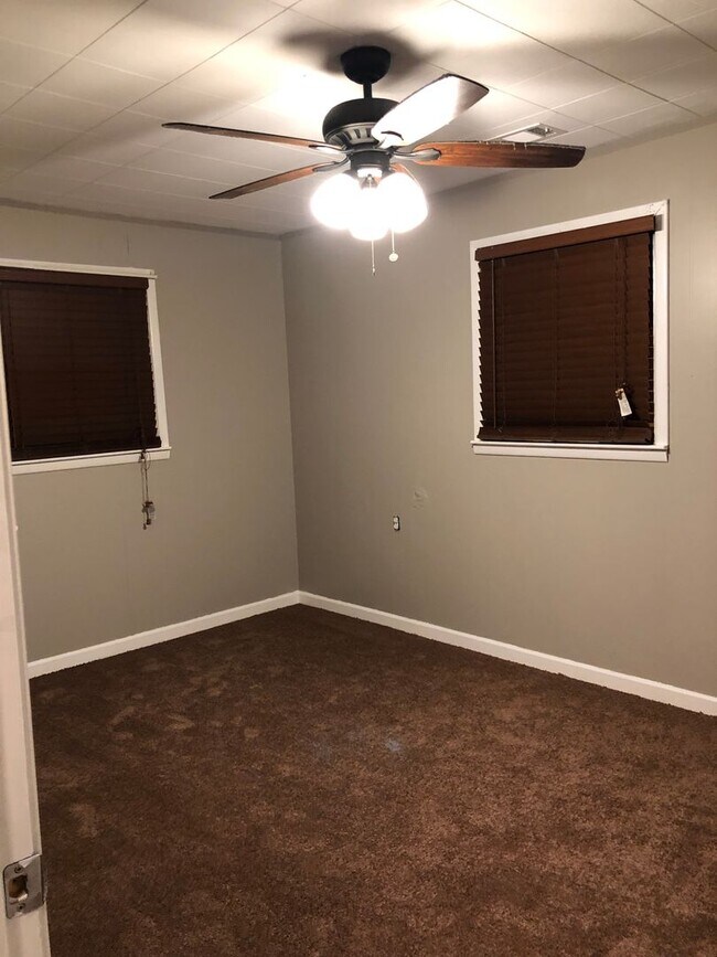 Foto del edificio - 3 bed/ 1 bath ranch