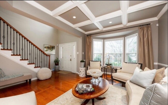 Building Photo - 313 Quail Dr N