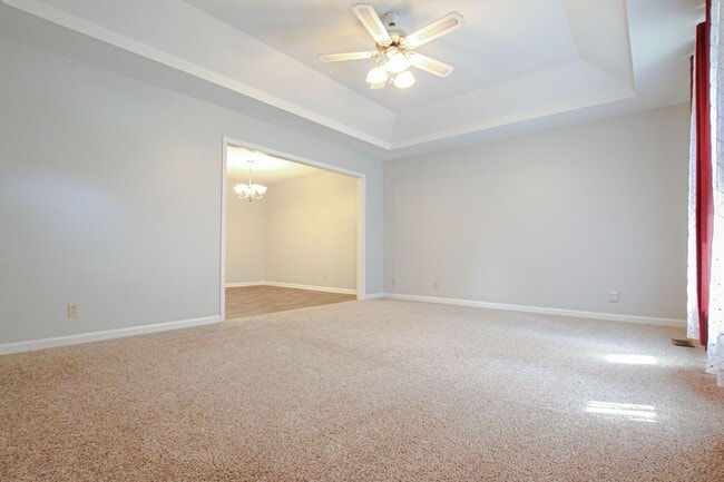 Foto del edificio - Pet Friendly Three Bedroom with Unfinished Basement!