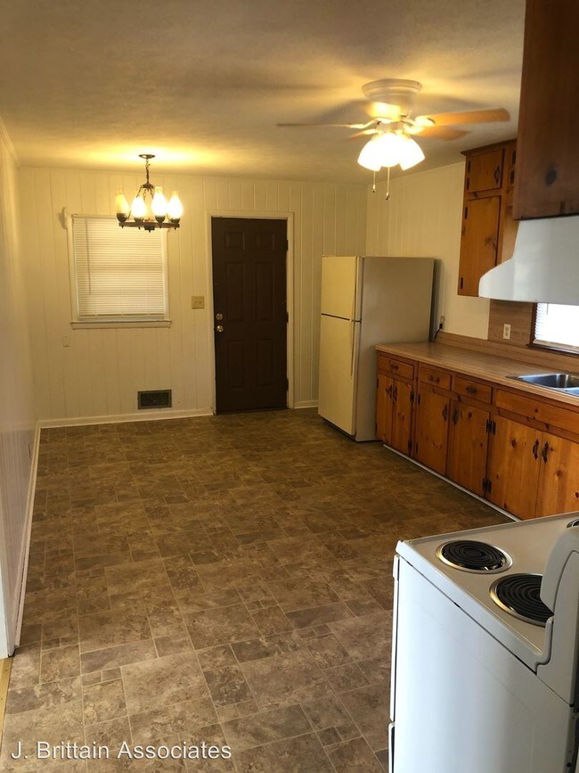 Foto del edificio - 1801 Golden Springs Rd