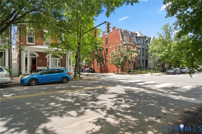 Foto del edificio - 1527 Grove Ave