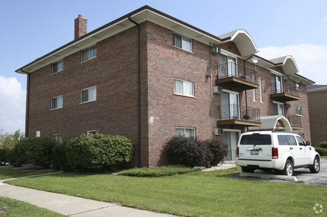 Building Photo - 2105 W 176th Pl