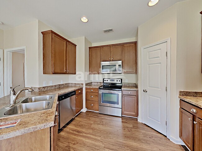 Foto del edificio - 375 Dunnwood Loop