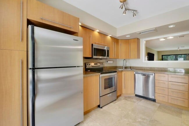 Building Photo - 1700 Presidential Way