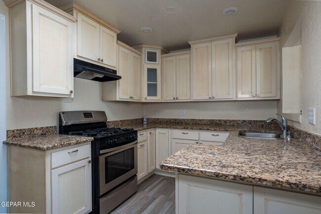 Foto del edificio - 9309 Montgomery Dr