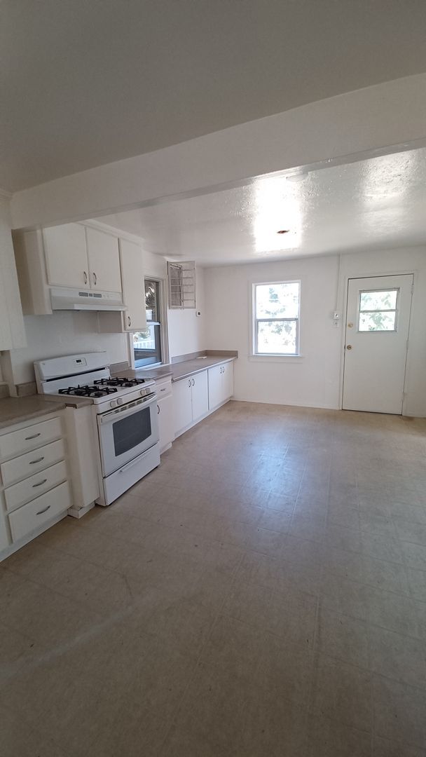 Building Photo - 3 bedroom 2 bath, single level home in Nipomo