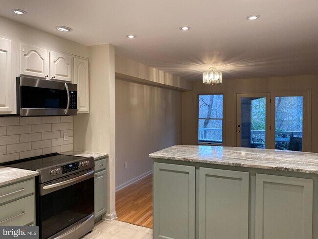 Foto del edificio - 2720 Gingerview Ln