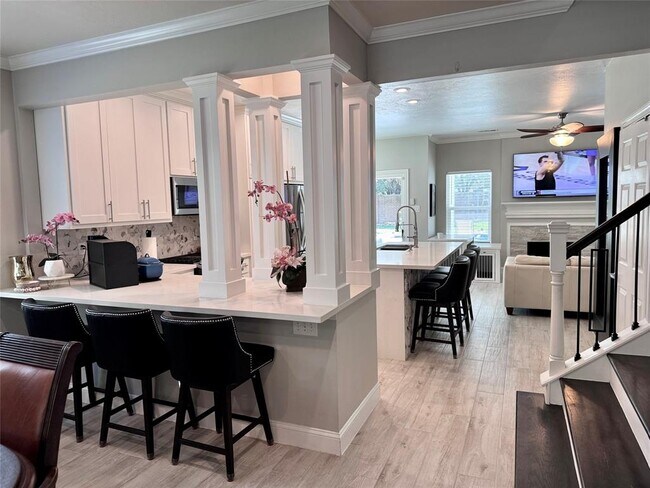 Foto del edificio - 1718 Emerald Lake Ct
