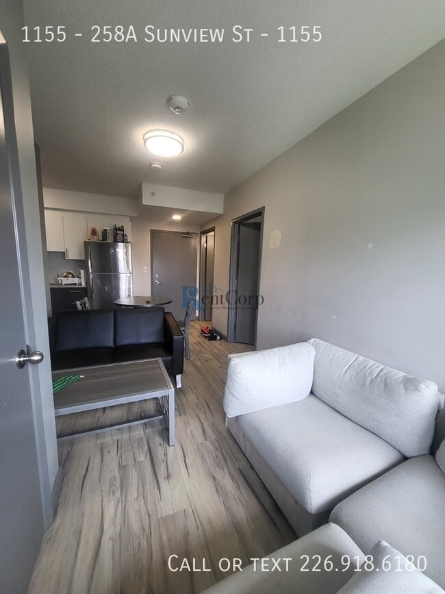 Building Photo - 258A-258A Sunview St