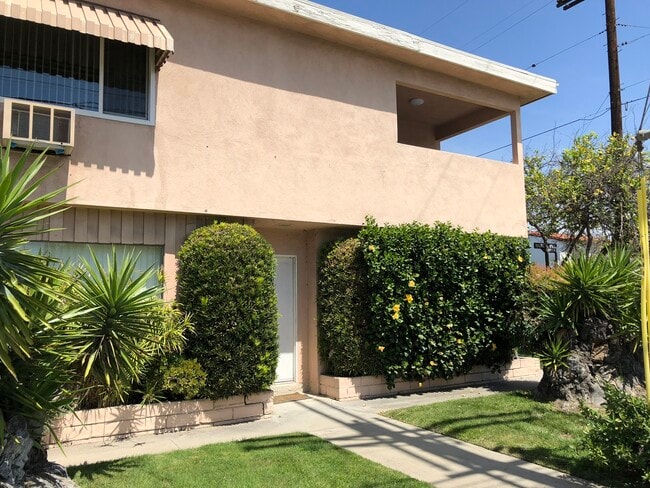 Front of building - 12159 Magnolia Blvd