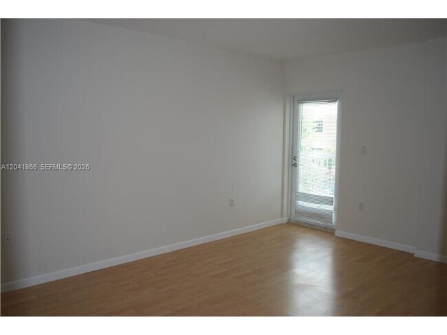 Foto del edificio - 2740 SW 28th Terrace