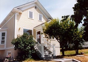 Primary Photo - wallingford lower duplex - 1 bedroom + den