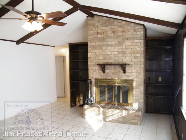 Building Photo - 4 br, 2 bath House - 2525 Military Road