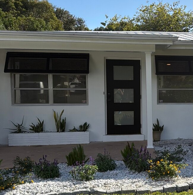 Building Photo - 1184 Milano Dr