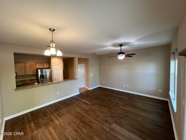 Foto del edificio - 227 Sand Oak Blvd