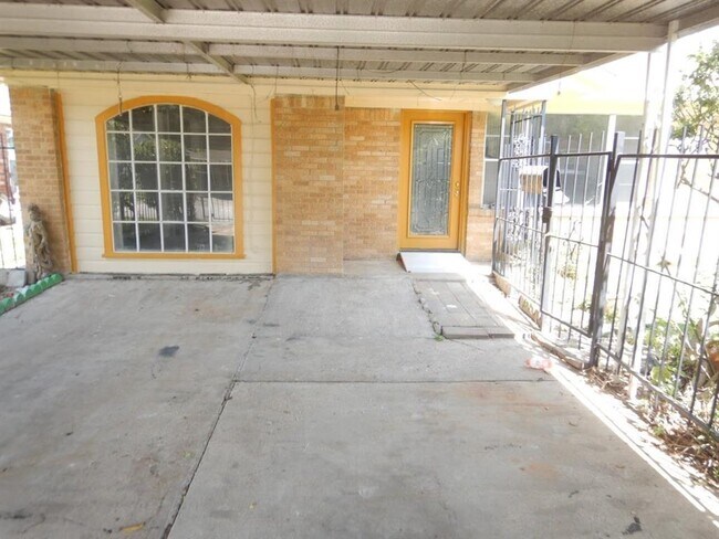 Building Photo - 419 Gammon Dr