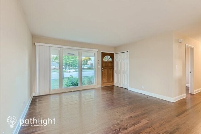 Building Photo - 240 Illinois Boulevard, Hoffman Estates, I...