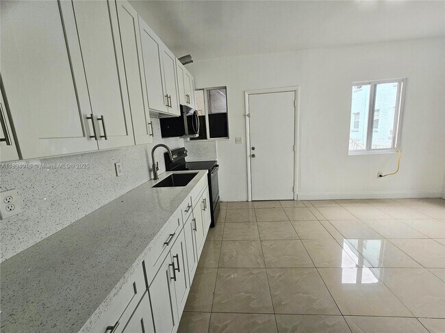 Foto del edificio - 977 SW 5th St