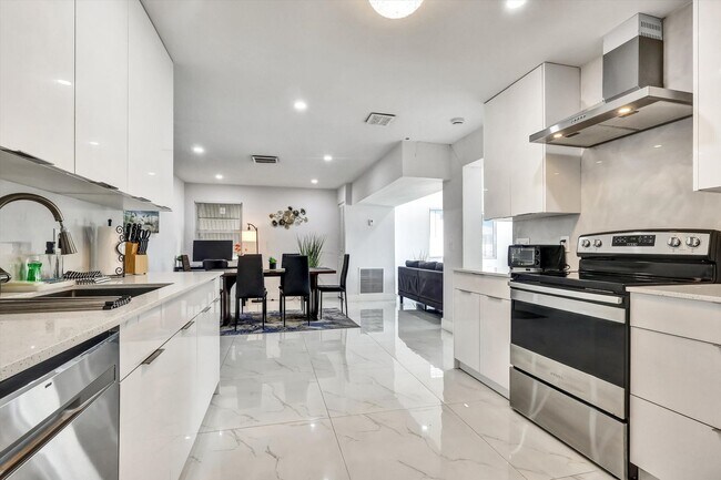 Foto del edificio - Single Family Home in Non HOA East Boca Raton