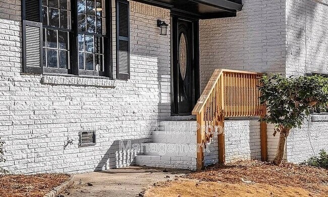 Building Photo - 3377 Bobolink Cir SW