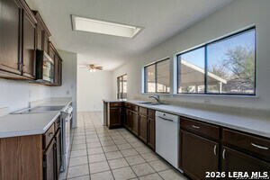 Building Photo - 8026 Manderly Pl