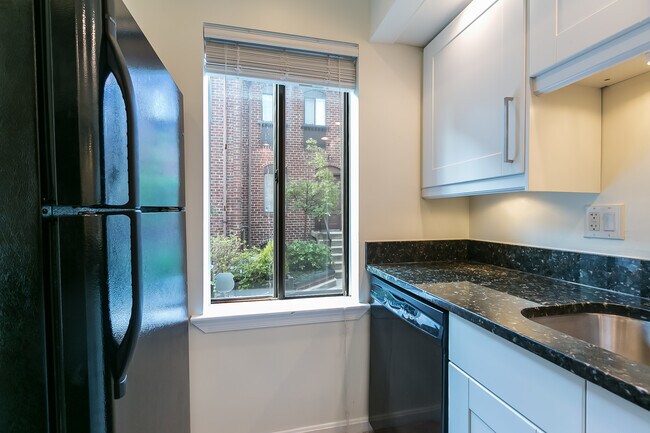 Bright Kitchen - 1080 Paper Mill Ct
