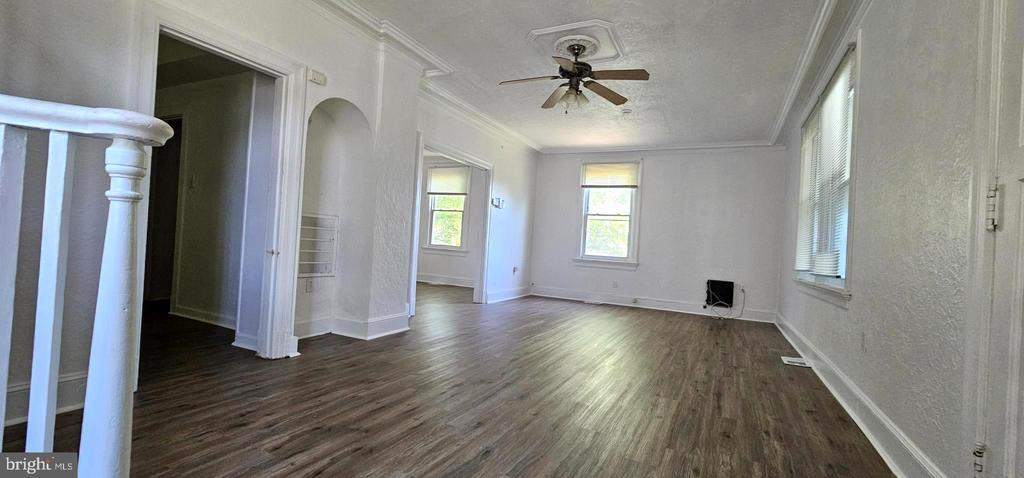 Foto principal - 6120 Otis St