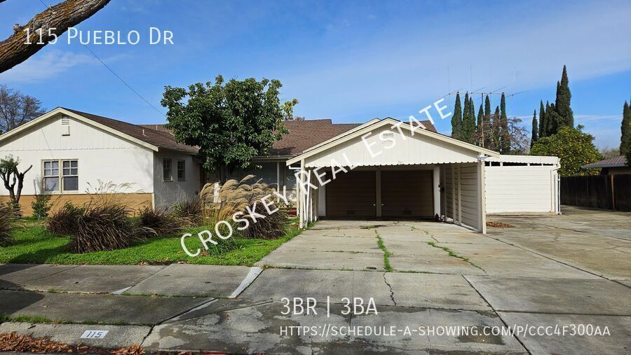 Foto principal - Move in ready! Remodeled home with large b...