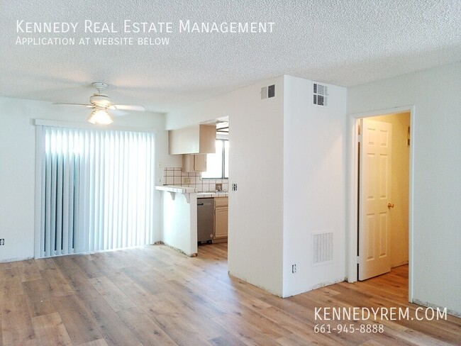 Foto del edificio - Steps away from AV Hospital, Renovated 2 B...