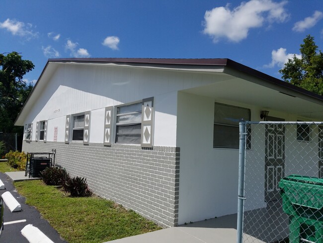 Foto del edificio - 2239 NW 57th Ave