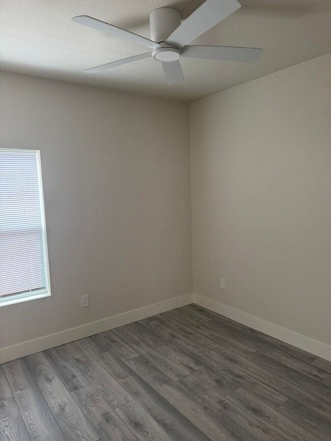 Building Photo - 616 Mormon St