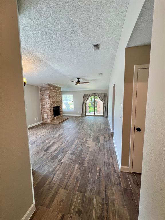 Foto del edificio - 2711 Grants Lake Blvd