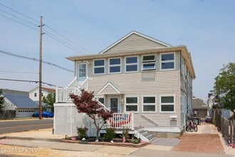 Building Photo - 111 Guyer Ave