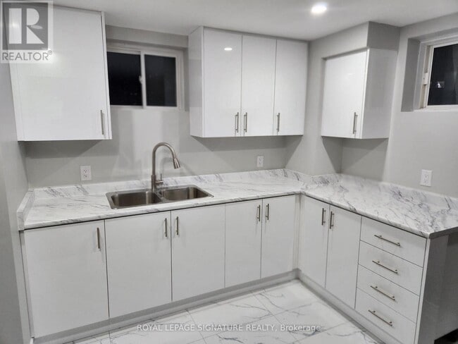 Building Photo - 103 Dolobram Trl