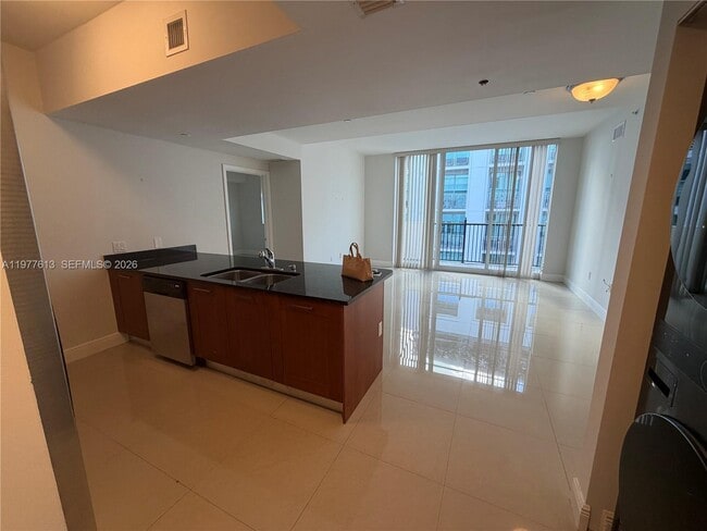 Foto del edificio - 4100 Salzedo St