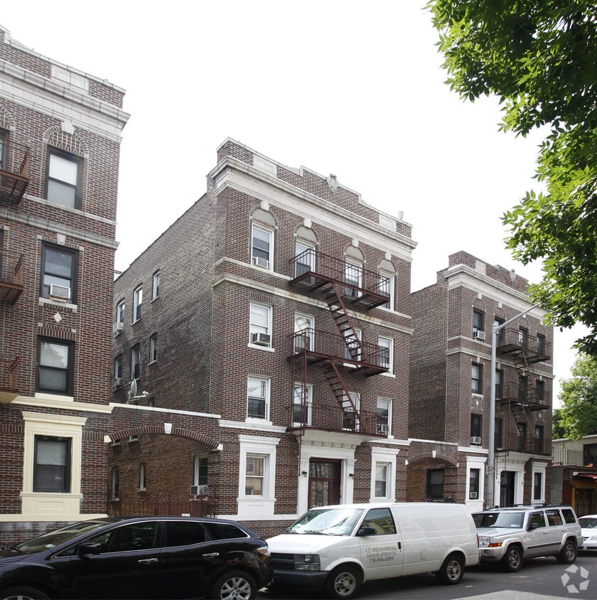 Primary Photo - 30-87 33rd St