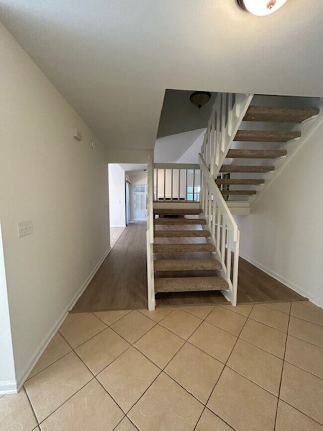Building Photo - Updated Glynn Haven Rental