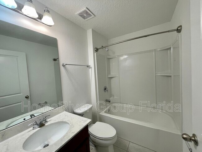 Foto del edificio - 1477 Lucerne Loop Rd NE