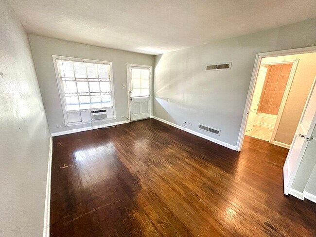 Foto del edificio - 2431 Cincinnati Ave