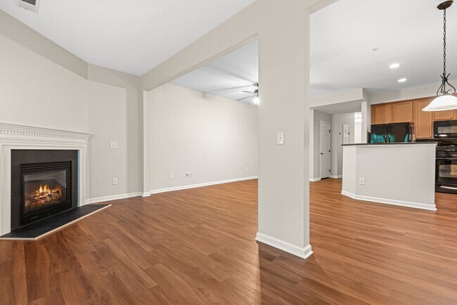 Foto del edificio - Beautiful 2 Bedroom Townhome in West Cary!